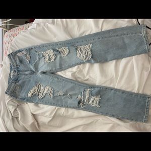 NWT PacSun Mom Jeans. High rise. Size 24.